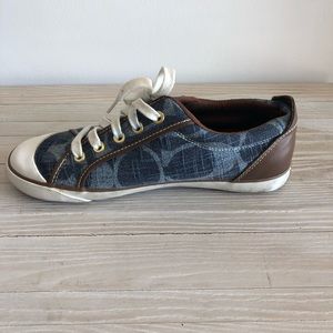 Coach signature C on 2 tone denim and brown piping